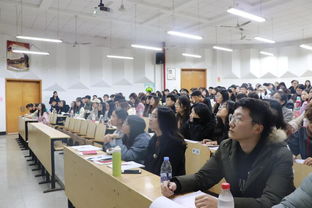 艺术设计学院党总支书记胡嫔为入党积极分子讲解 党的组织和组织原则 党的纪律 党的作风